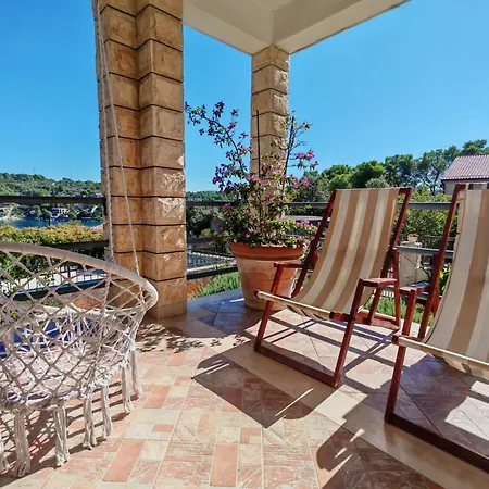 Porto Aparthotel Rogač