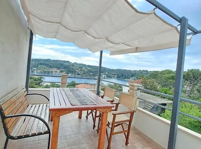 Porto Aparthotel Rogač