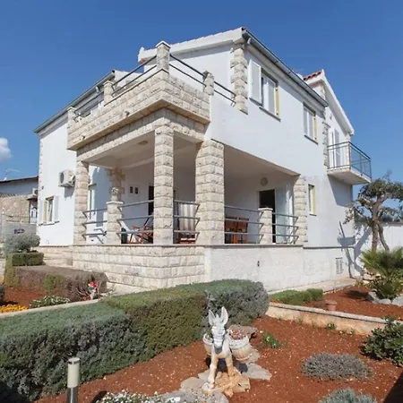 아파트호텔 Porto Rogač